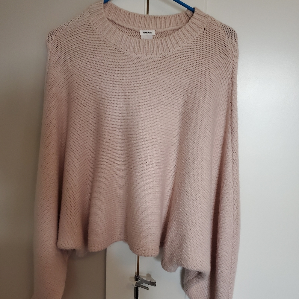 ‼️SALE ‼️GARAGE SWEATER